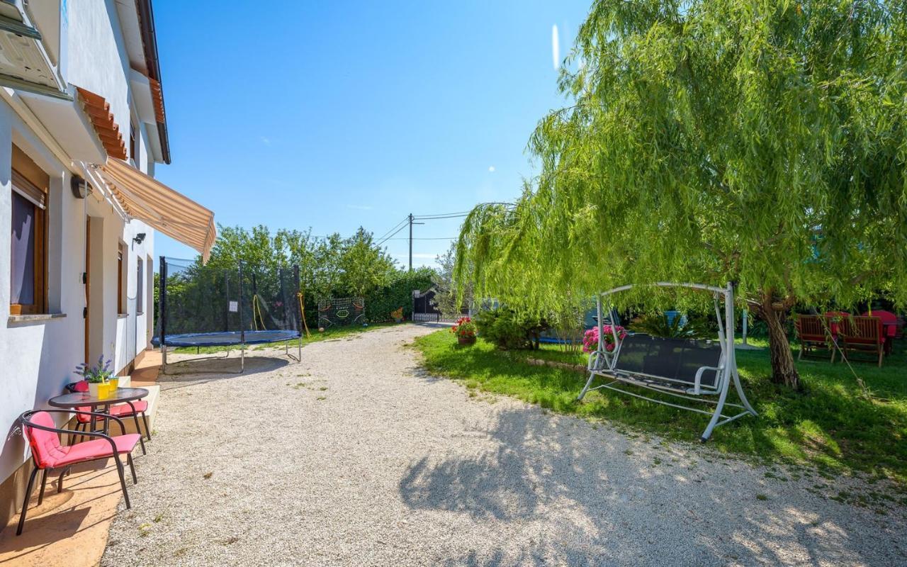 The Willow Garden Apartment House Marcana Bagian luar foto