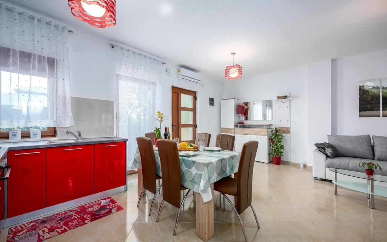 The Willow Garden Apartment House Marcana Bagian luar foto
