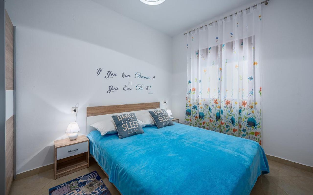 The Willow Garden Apartment House Marcana Bagian luar foto