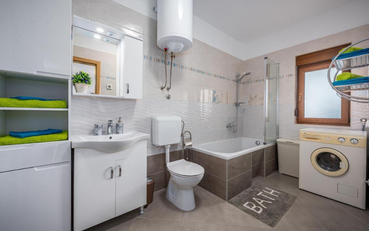 The Willow Garden Apartment House Marcana Bagian luar foto