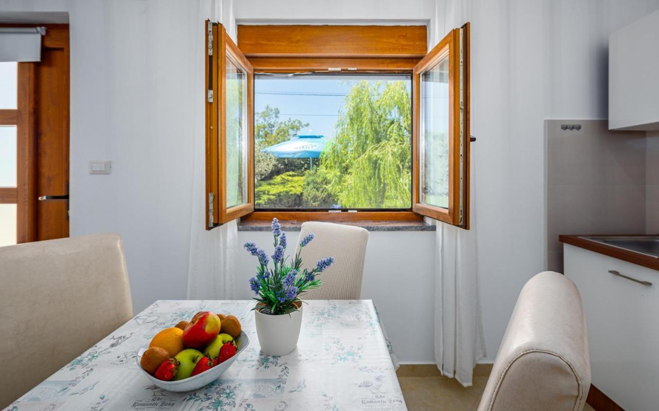 The Willow Garden Apartment House Marcana Bagian luar foto