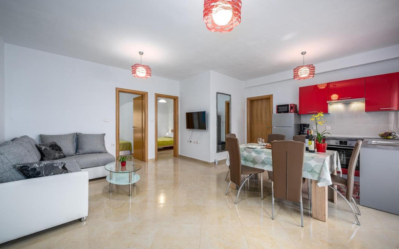 The Willow Garden Apartment House Marcana Bagian luar foto