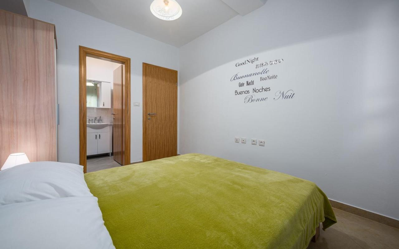 The Willow Garden Apartment House Marcana Bagian luar foto