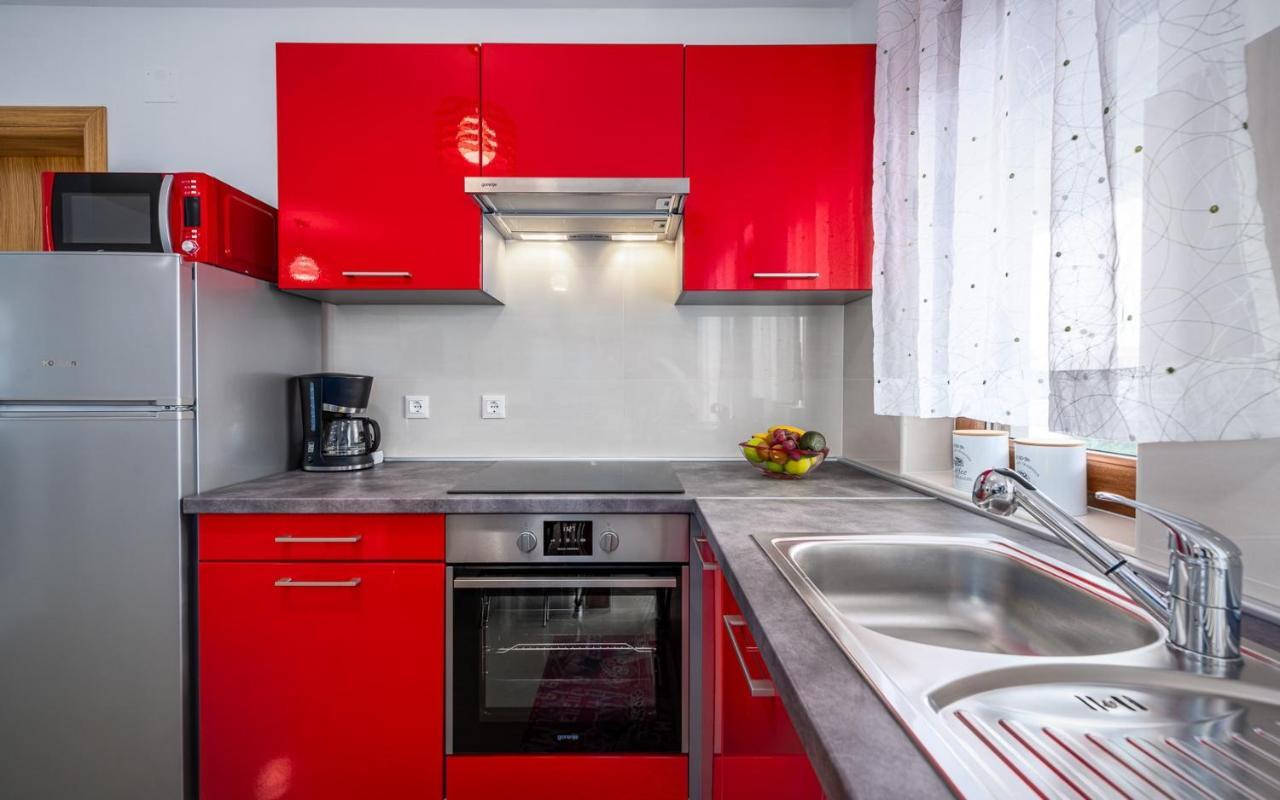 The Willow Garden Apartment House Marcana Bagian luar foto
