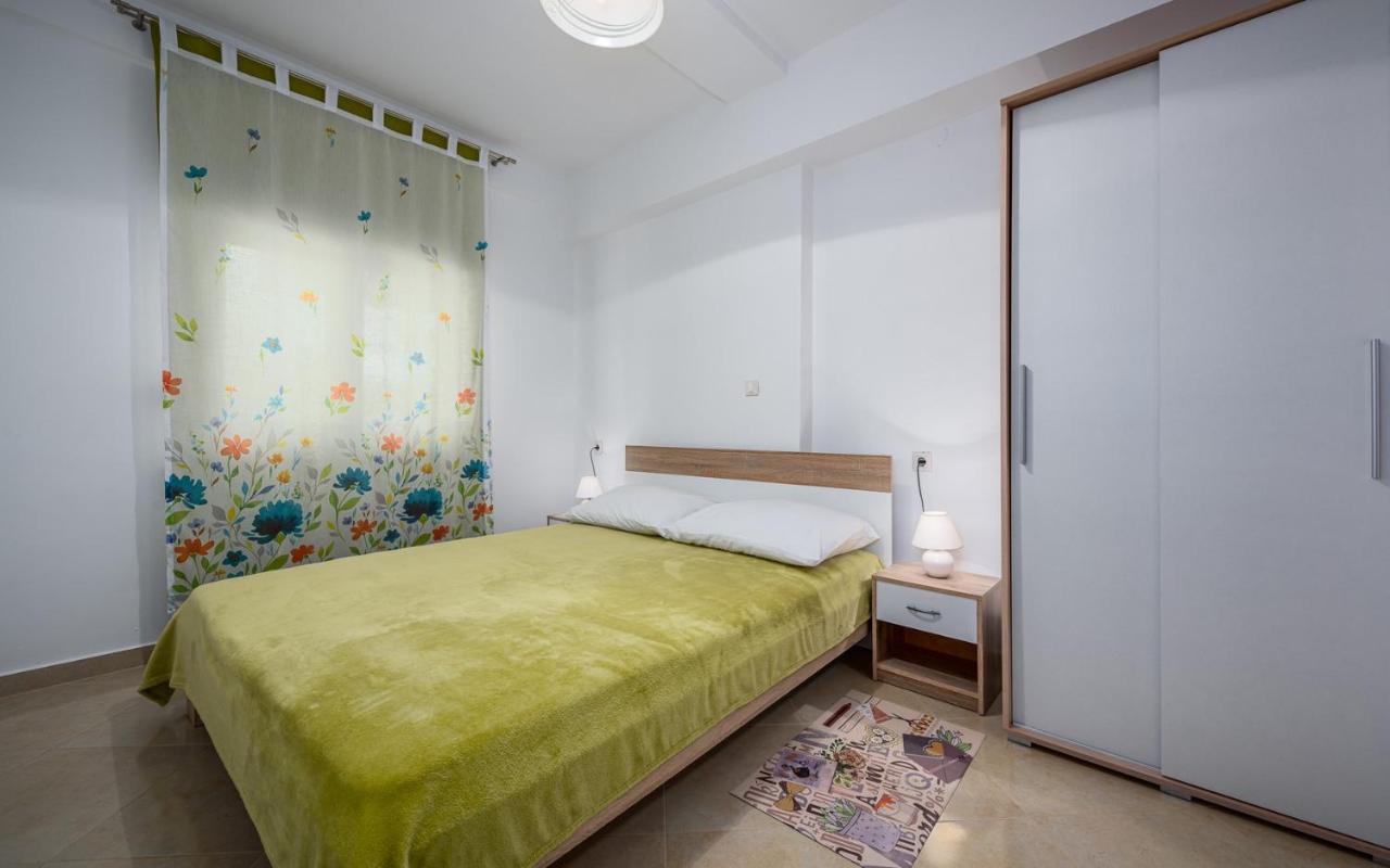 The Willow Garden Apartment House Marcana Bagian luar foto