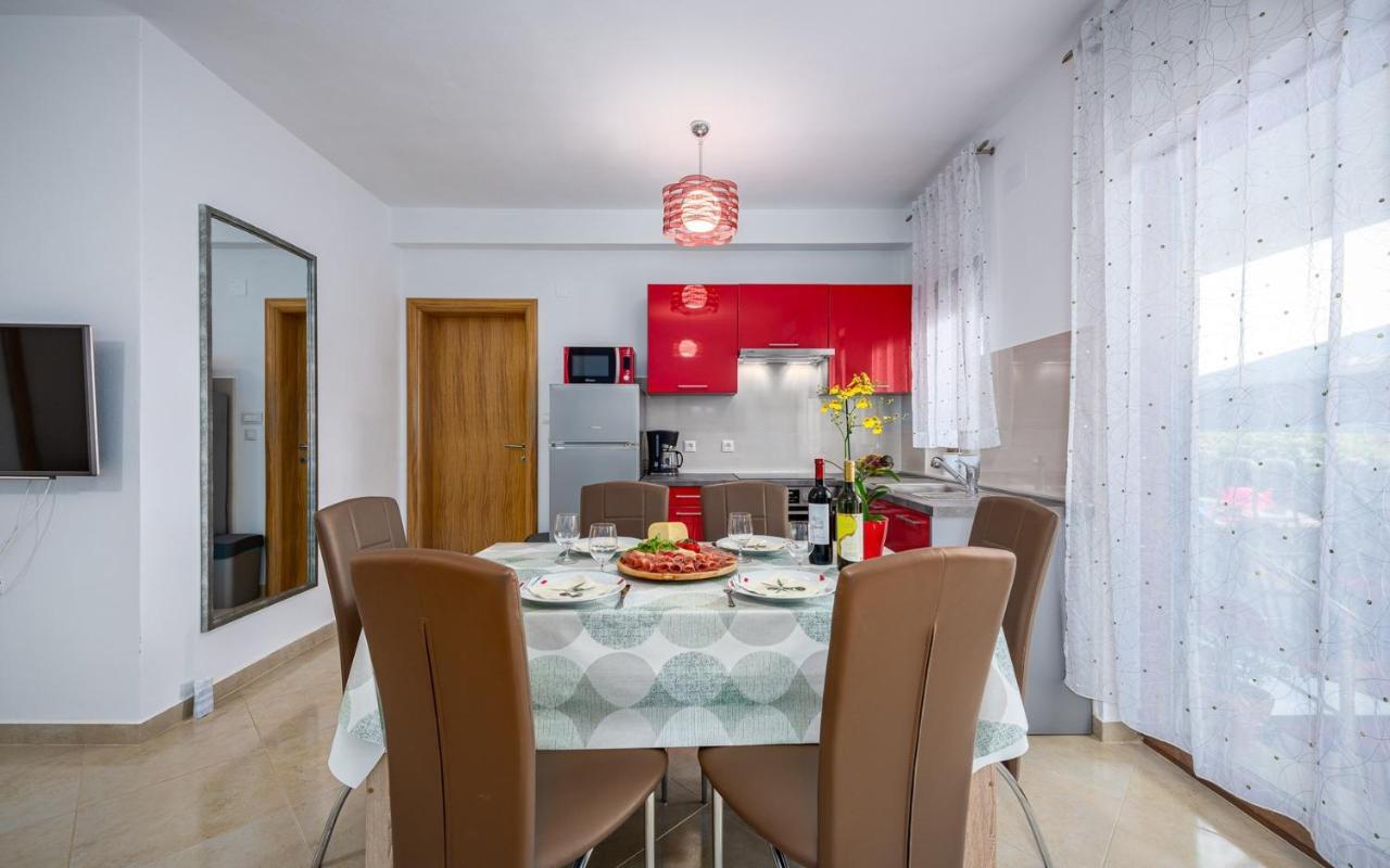 The Willow Garden Apartment House Marcana Bagian luar foto
